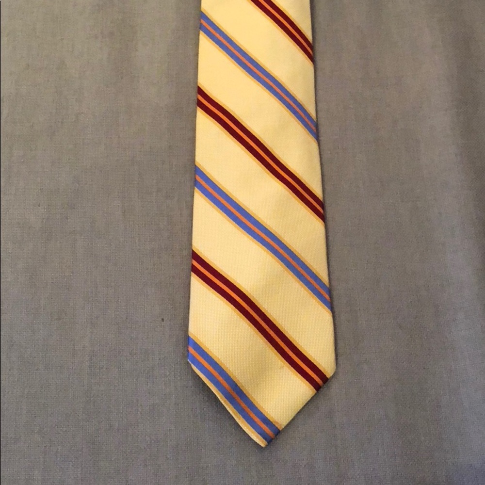 Yellow men’s tie